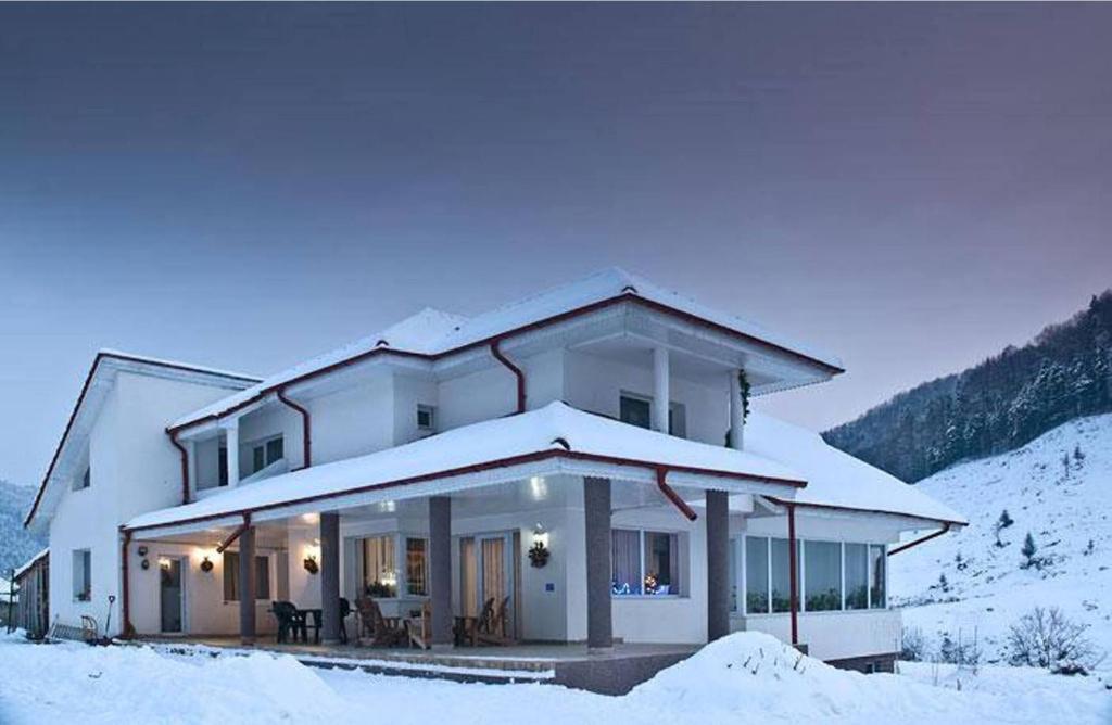 Pensiunea Aurora Izvorul Muntelui بيكاز المظهر الخارجي الصورة